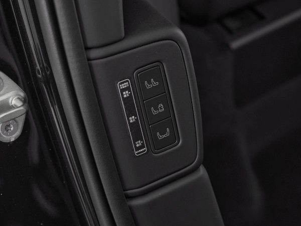 Lynk & Co 900, I фото №23