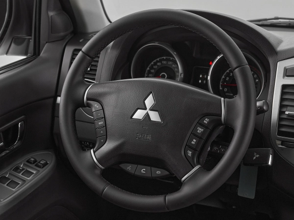 Mitsubishi Pajero, IV Рестайлинг 2 фото №10