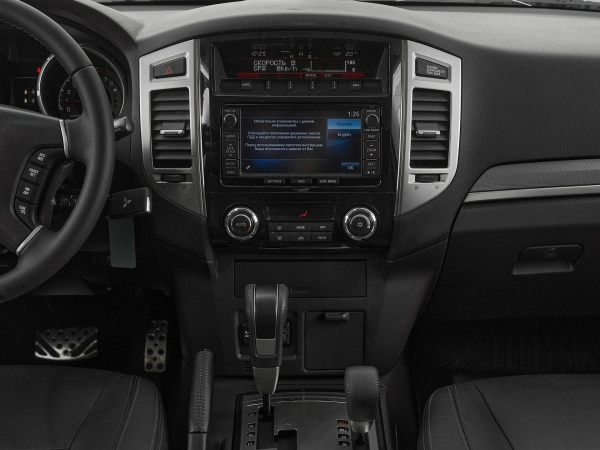 Mitsubishi Pajero, IV Рестайлинг 2 фото №16
