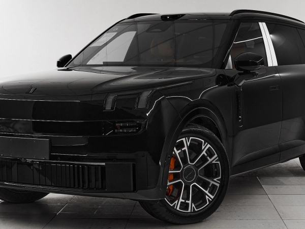 Lynk & Co 900, I фото №1