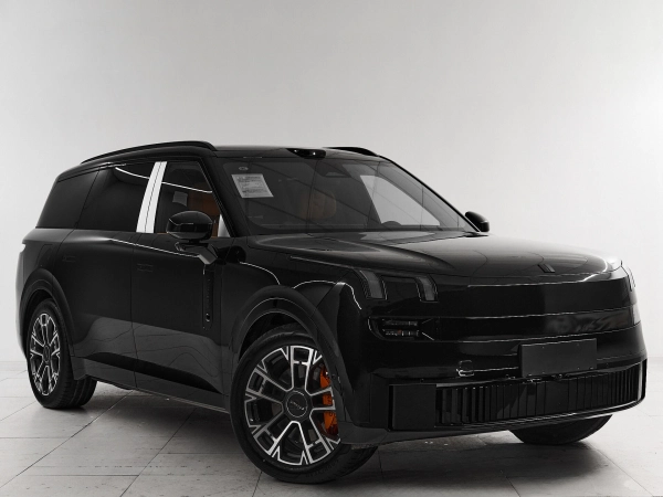 Lynk & Co 900, I фото №3