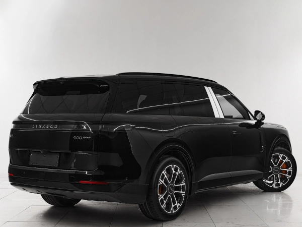Lynk & Co 900, I фото №6