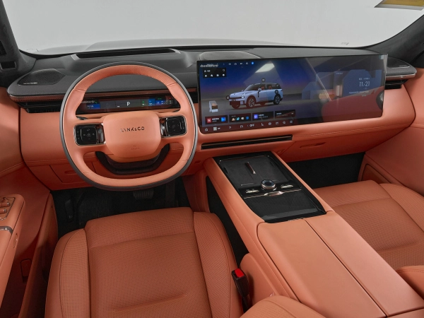 Lynk & Co 900, I фото №8
