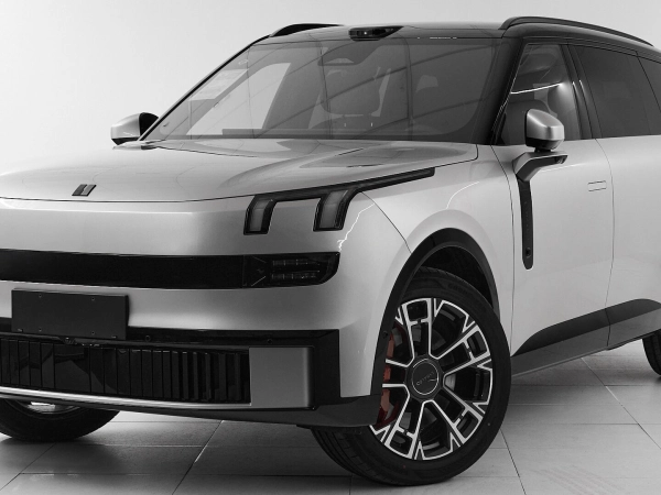 Lynk & Co 900, I фото №1