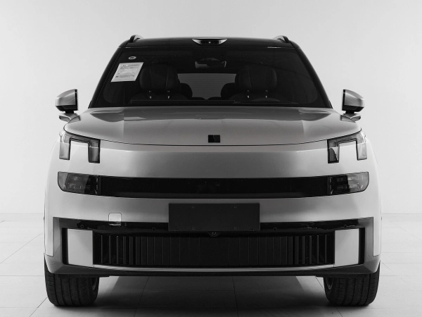 Lynk & Co 900, I фото №2