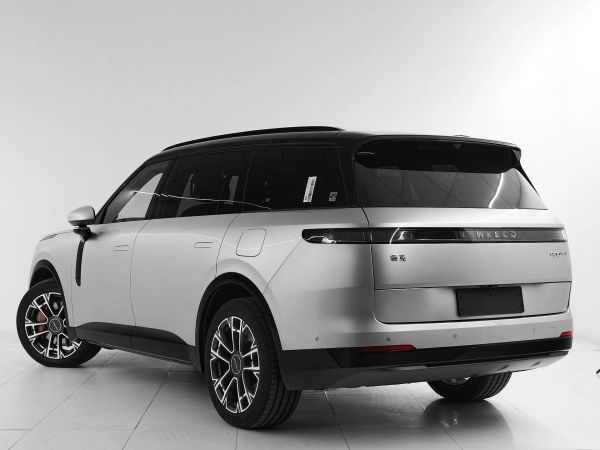 Lynk & Co 900, I фото №4
