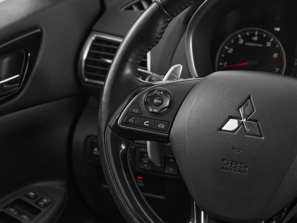 Mitsubishi Eclipse Cross, I фото №11