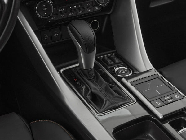 Mitsubishi Eclipse Cross, I фото №16
