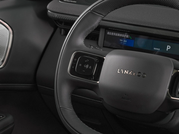 Lynk & Co 900, I фото №12