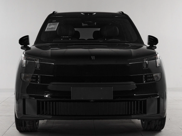 Lynk & Co 900, I фото №2