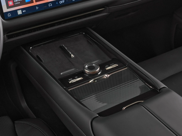 Lynk & Co 900, I фото №21