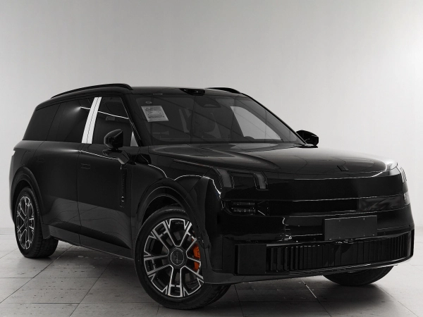 Lynk & Co 900, I фото №3