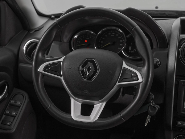 Renault Duster, I Рестайлинг фото №10