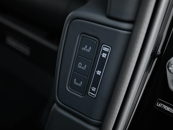 Lynk & Co 900, I фото №26