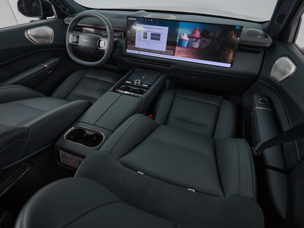 Lynk & Co 900, I фото №10