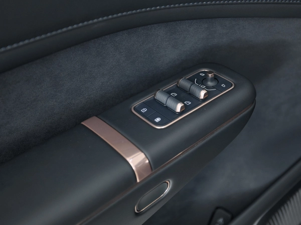 Lynk & Co 900, I фото №15