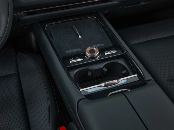 Lynk & Co 900, I фото №20