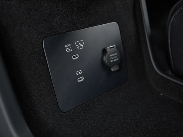 Lynk & Co 900, I фото №21