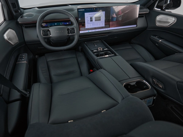 Lynk & Co 900, I фото №8