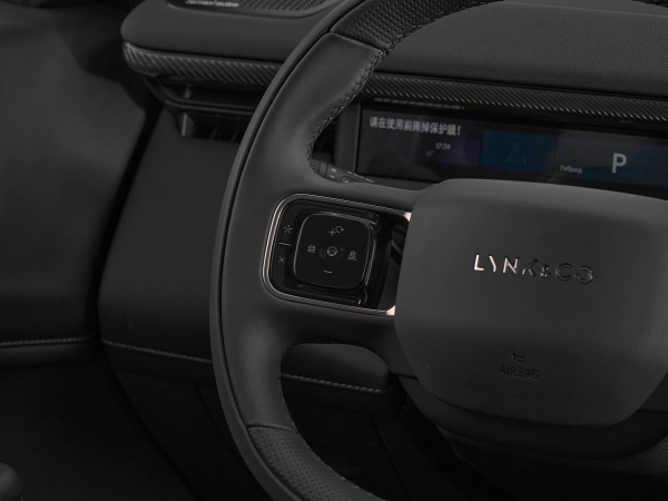 Lynk & Co 900, I фото №13