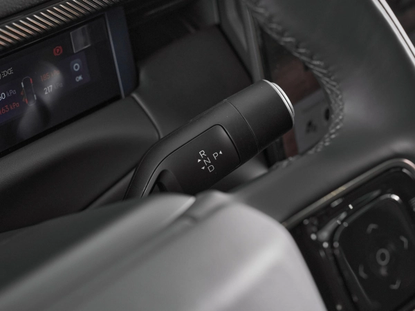 Lynk & Co 900, I фото №15