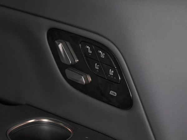 Lynk & Co 900, I фото №17