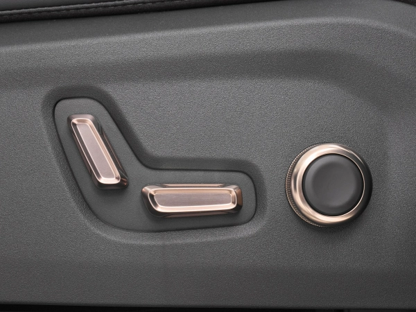 Lynk & Co 900, I фото №18