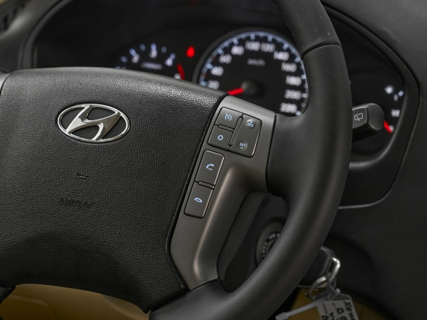 Hyundai H-1, II Рестайлинг 2 фото №12