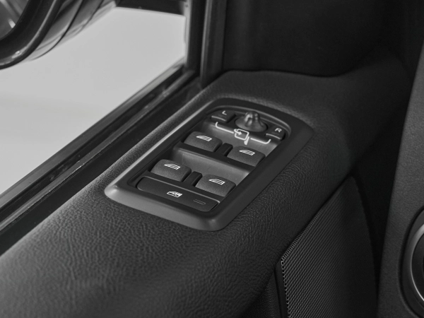 Land Rover Discovery, IV Рестайлинг фото №14