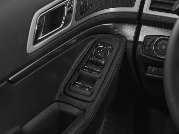 Ford Explorer, V фото №14