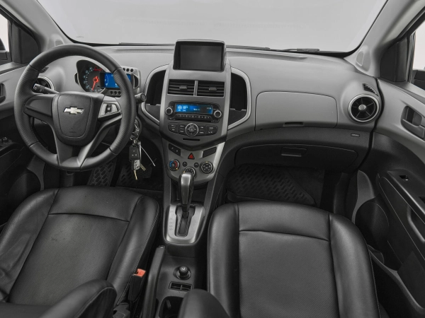Chevrolet Aveo, II фото №9