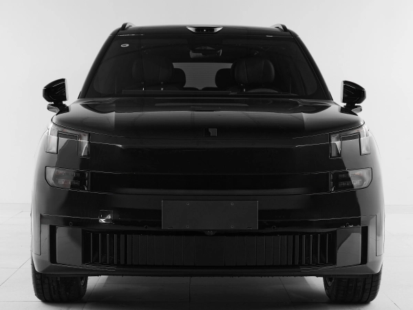 Lynk & Co 900, I фото №2