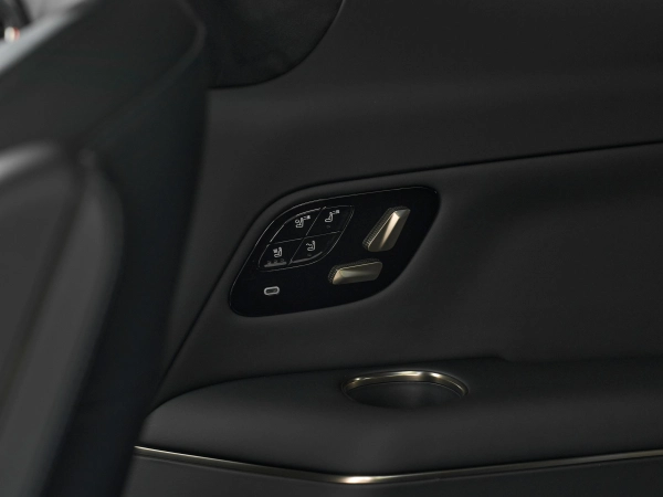 Lynk & Co 900, I фото №25