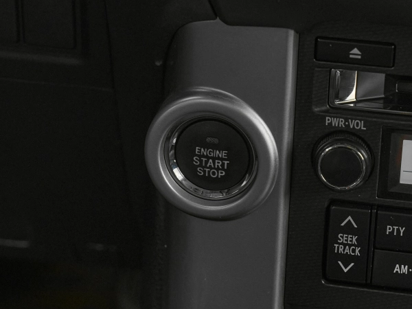 Toyota Land Cruiser Prado, 150 Series фото №13