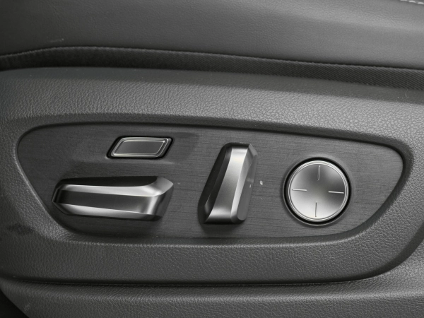 Lexus LX, IV фото №16