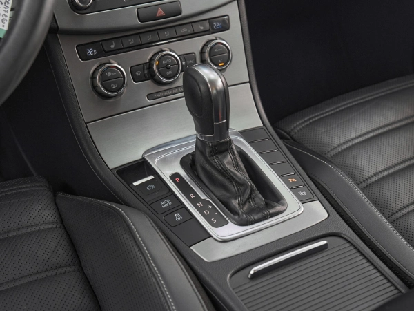 Volkswagen Passat CC, I Рестайлинг фото №16