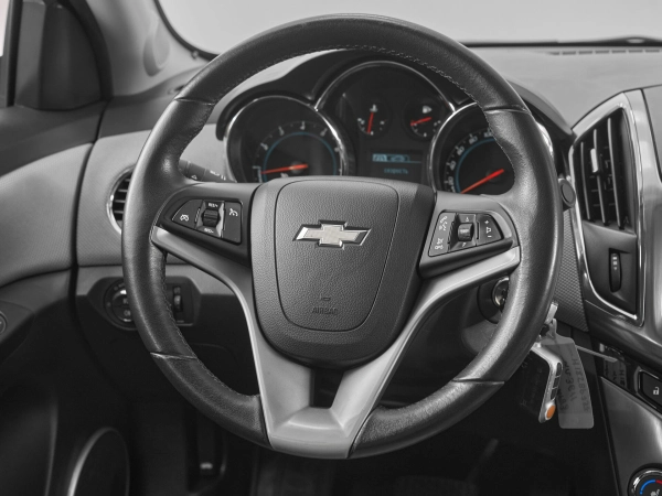 Chevrolet Cruze, I Рестайлинг фото №10