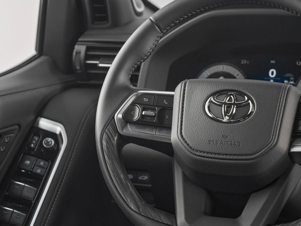 Toyota Land Cruiser, 300 Series фото №12