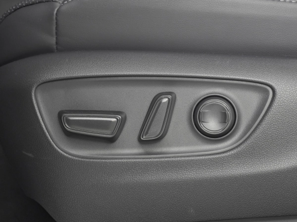 Toyota Land Cruiser, 300 Series фото №18