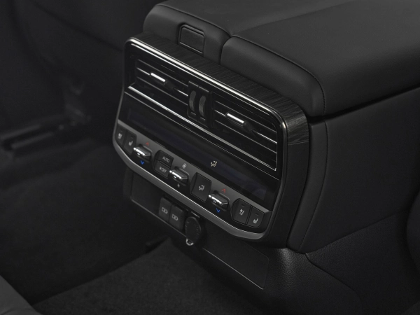 Toyota Land Cruiser, 300 Series фото №23