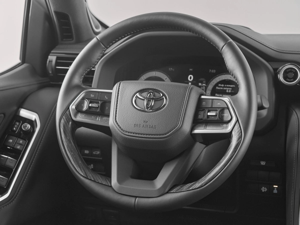 Toyota Land Cruiser, 300 Series фото №11