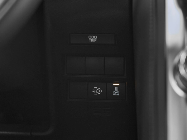 Toyota Land Cruiser, 300 Series фото №16