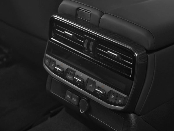 Toyota Land Cruiser, 300 Series фото №23
