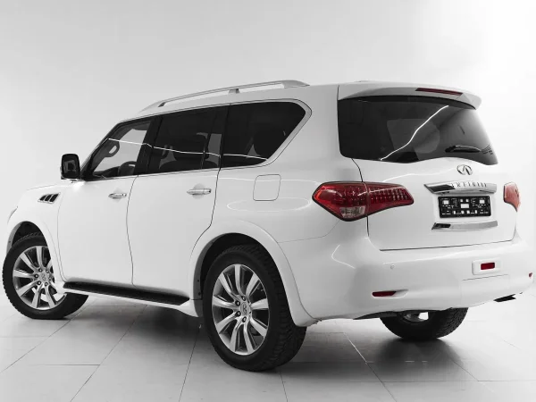 Infiniti QX56, II фото №4