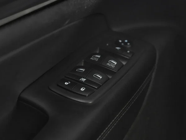 Jeep Grand Cherokee, IV (WK2) Рестайлинг фото №15