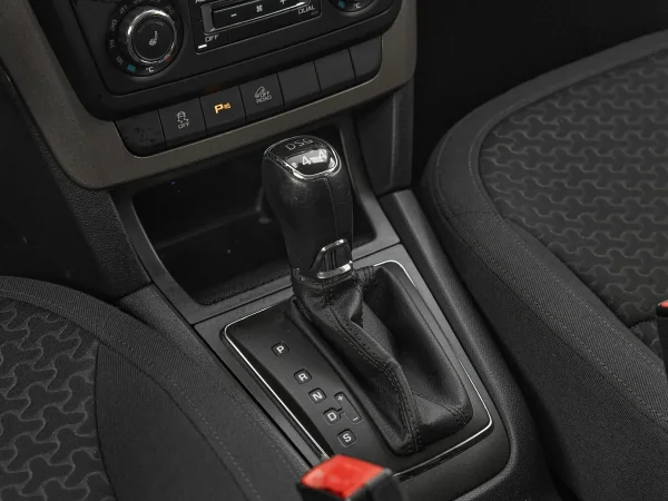 Skoda Yeti, I Рестайлинг фото №15