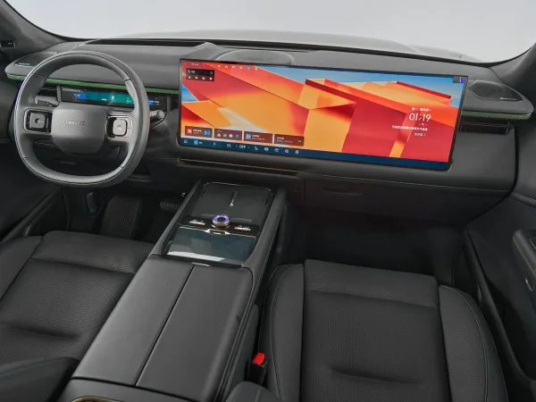 Lynk & Co 900 фото №10