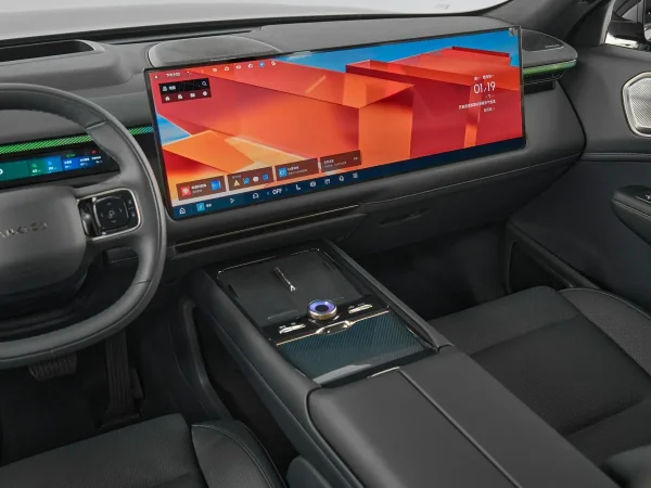 Lynk & Co 900 фото №17