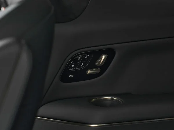 Lynk & Co 900 фото №25
