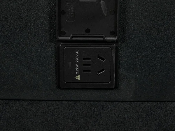 Lynk & Co 900 фото №30